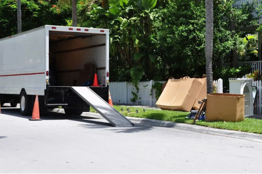 Relocate Smoothly and Stress Free with the Help of Professional Movers in Woodland