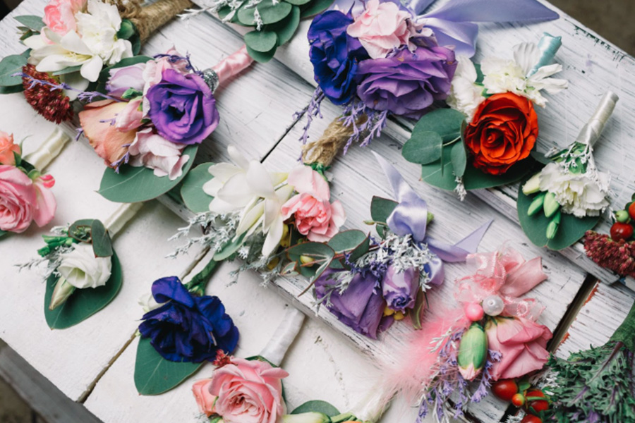 Choosing Between Wreaths Stands and Simple Bouquets For Funerals