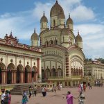Where to stay near Dakshineswar for easy temple access and river views